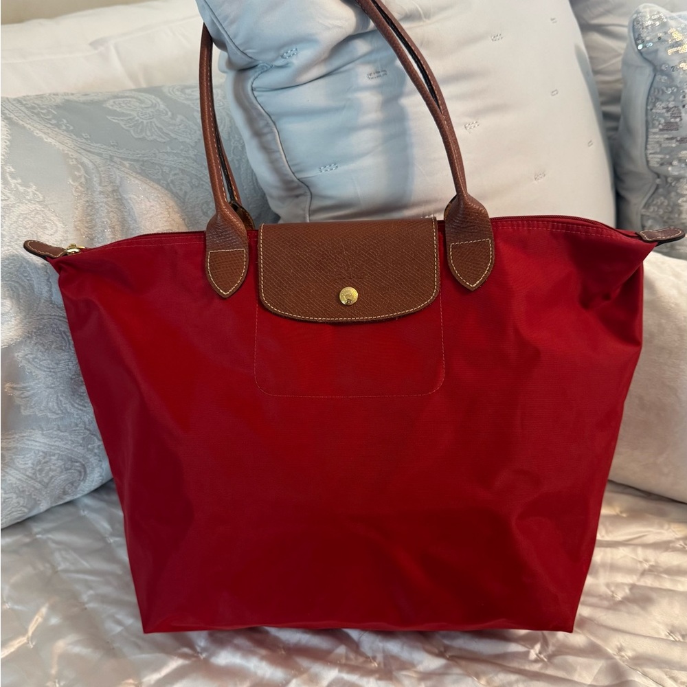Longchamp Red Travel Bag with Brown Handles - Picture 3 of 9